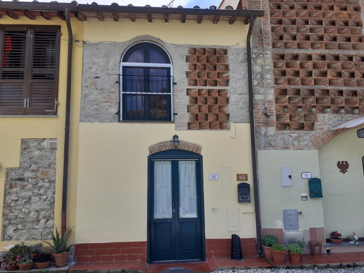Villa Casa Di Nonno Gio Vecchiano Exterior foto
